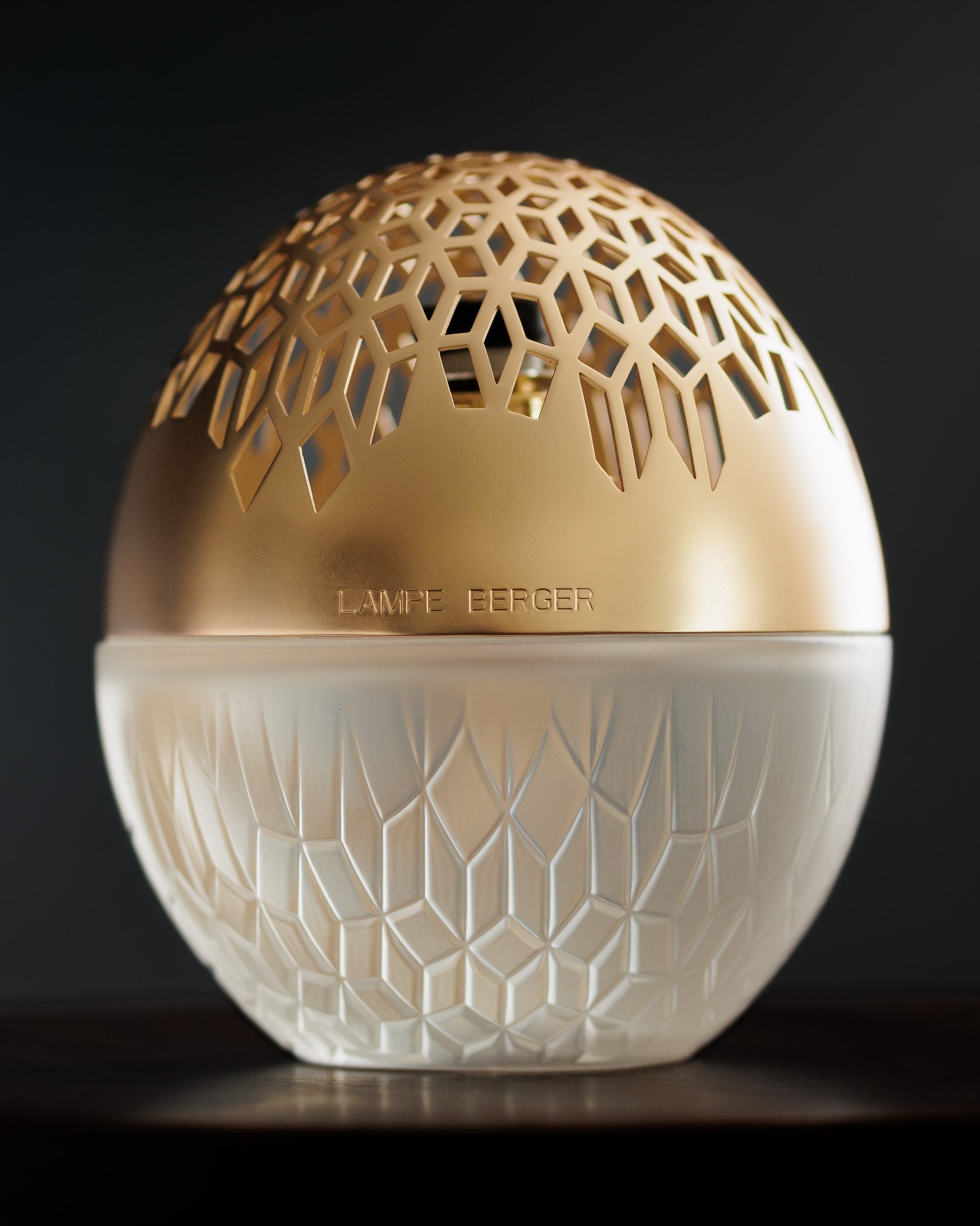 Frosted Luka Lamp Berger - Bild 6